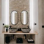 Michelangelo's Affittacamere 4*