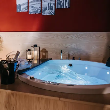 Гостьовий будинок Michelangelo's 4*